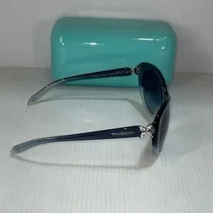 Woman’s Tiffany sunglasses cat eye TF 4048-B 8108/4L Woman main image 4
